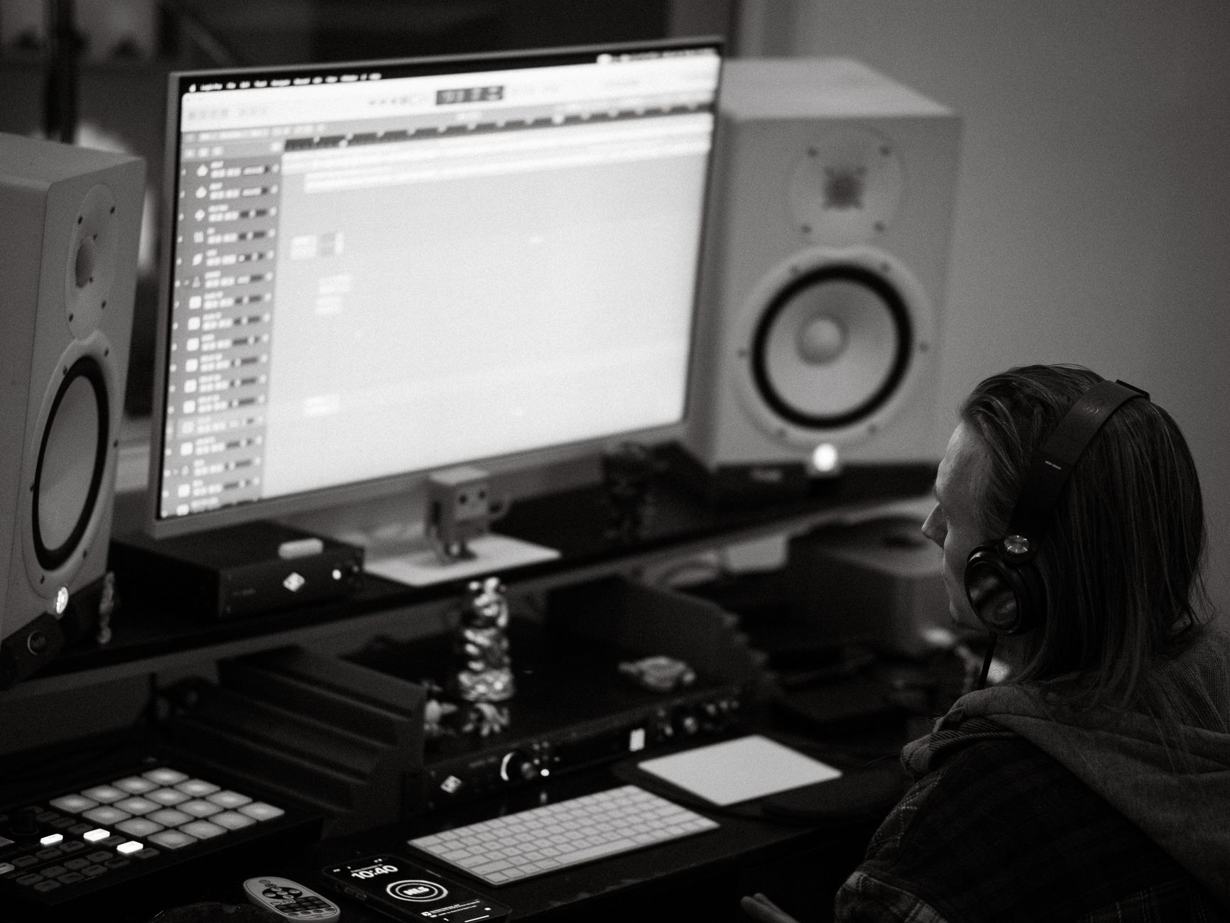 ChatGPT vs AI Songwriter: Which Writes Better Lyrics?