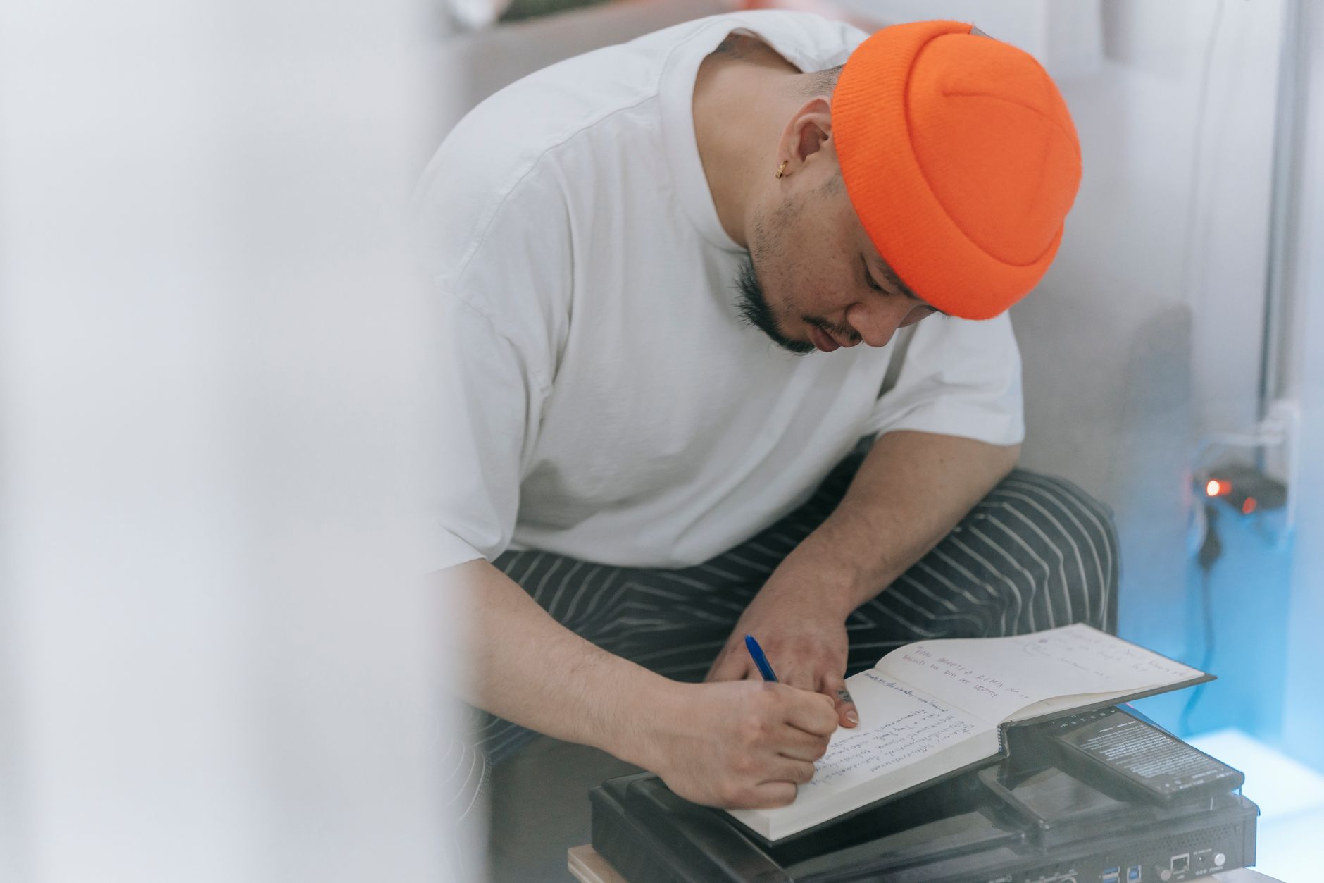 How to Use a Rap Lyrics Generator Rhyme