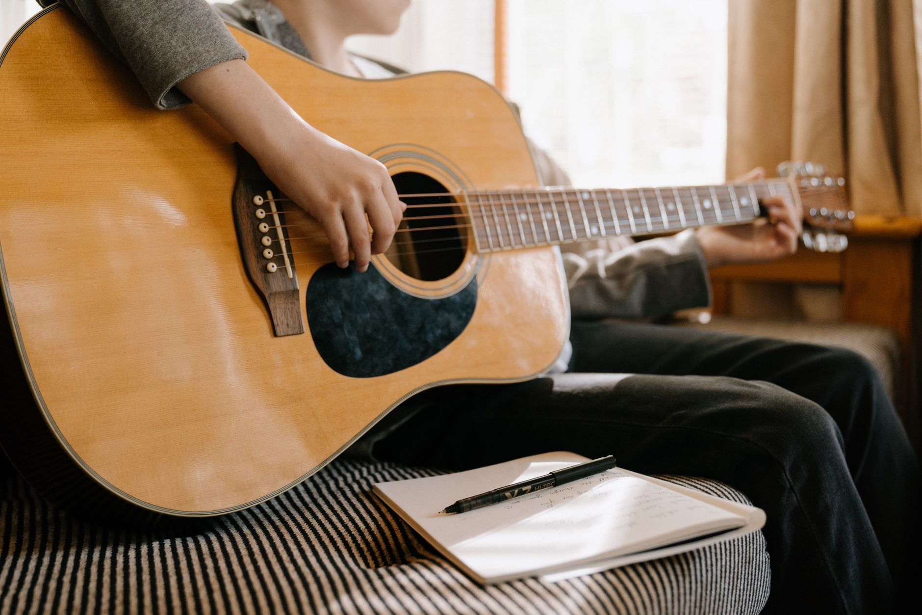 How to Write a Song for Beginners: A Step-by-Step Guide