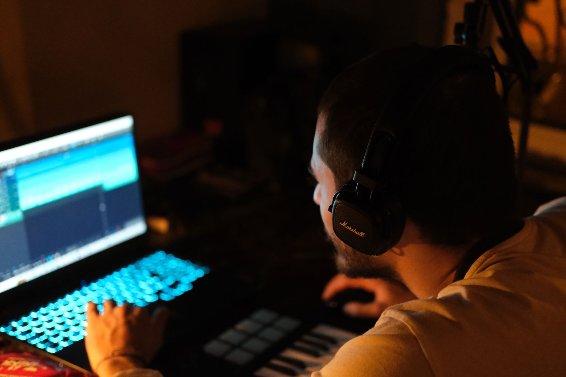How to Change Lyrics in Suno and Keep the Music