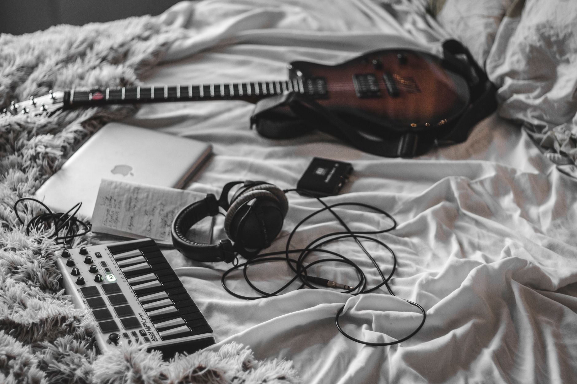 Suno Prompt Guide: Style, Lyrics and Tags Step by Step